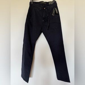 NWT Liverpool Dark Navy Trousers 28 X 32

LOT C